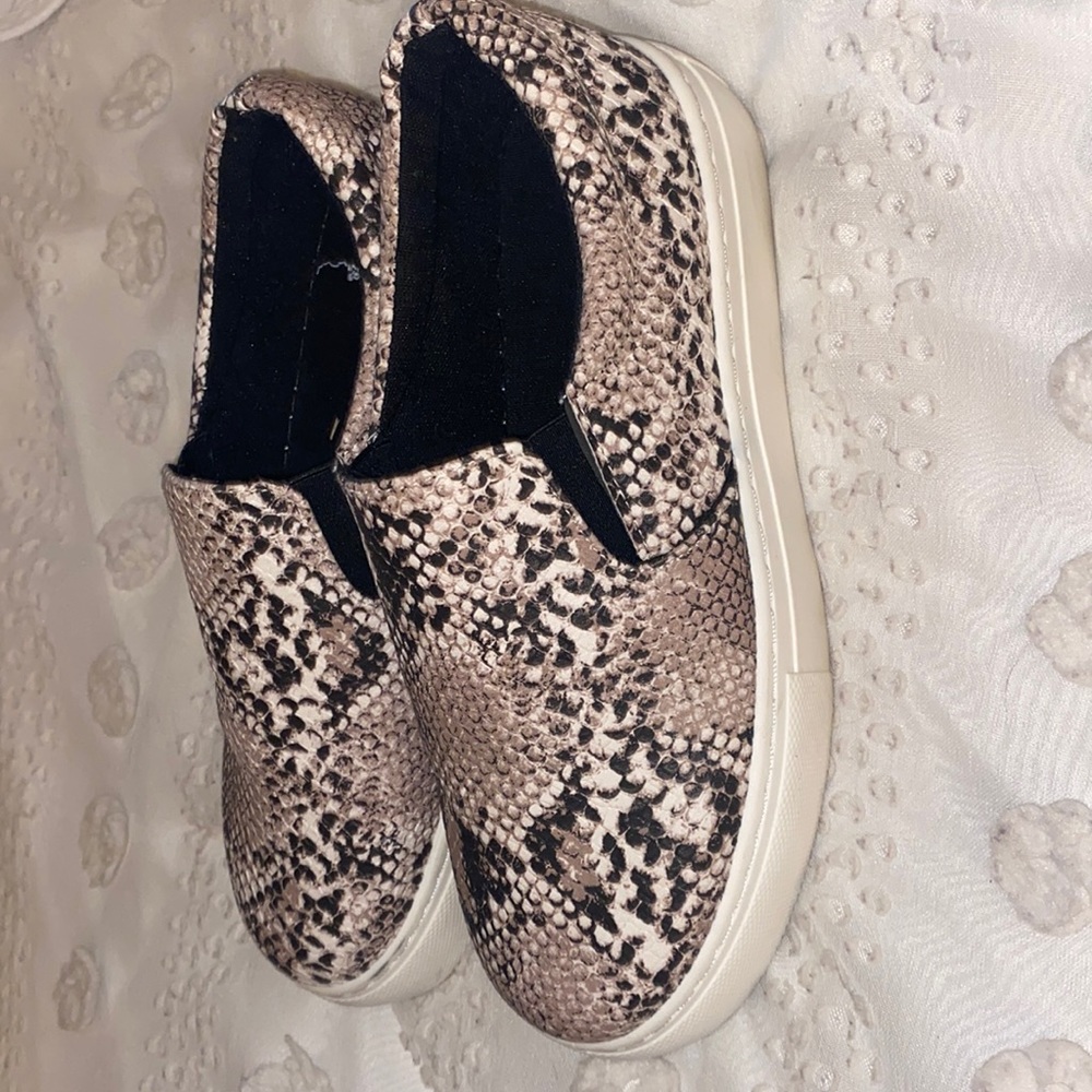 Snake print slide on shoes, never worn, Size 7 1/2
